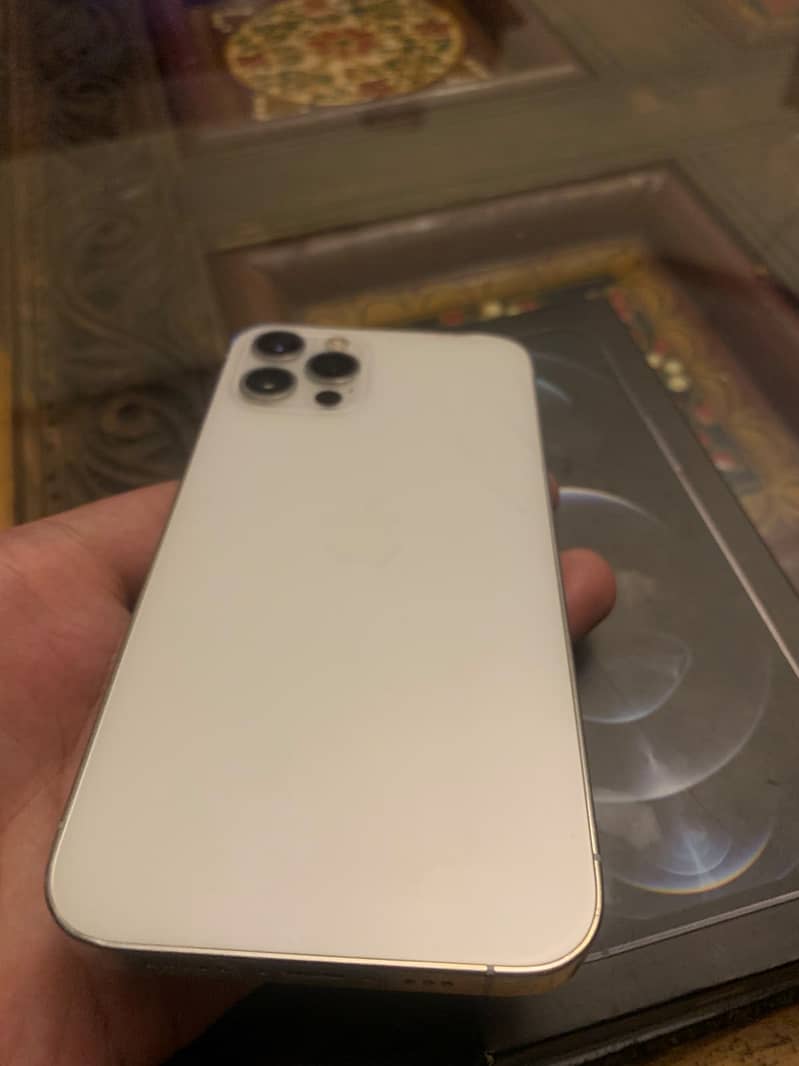 Apple iPhone 12 Pro 3