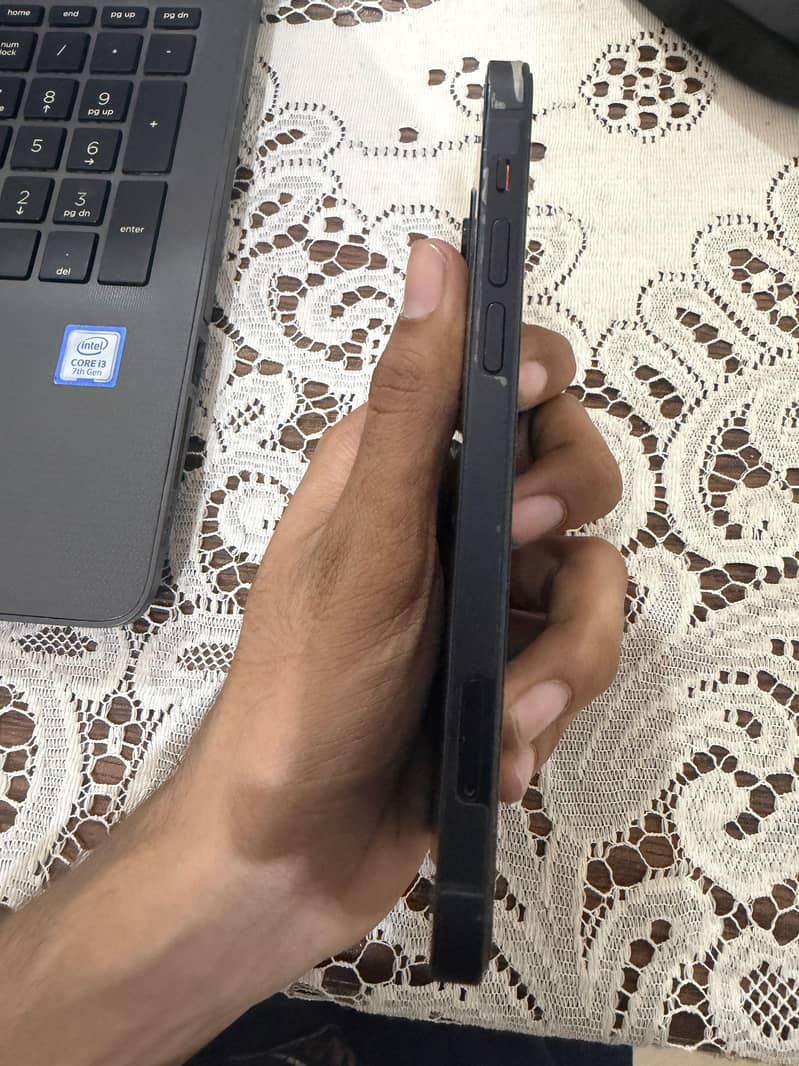 Apple iPhone 12 2