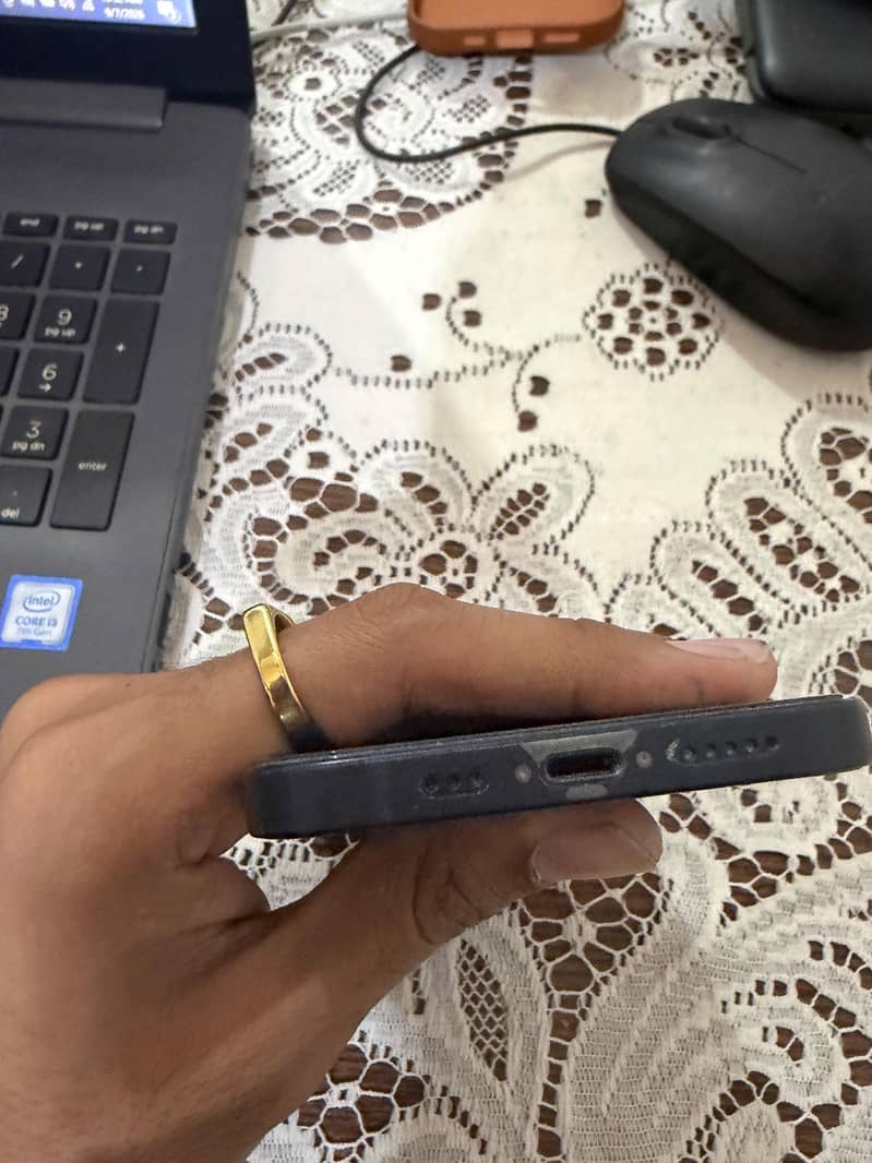 Apple iPhone 12 3