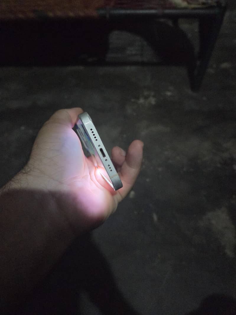 Apple iPhone 13 1