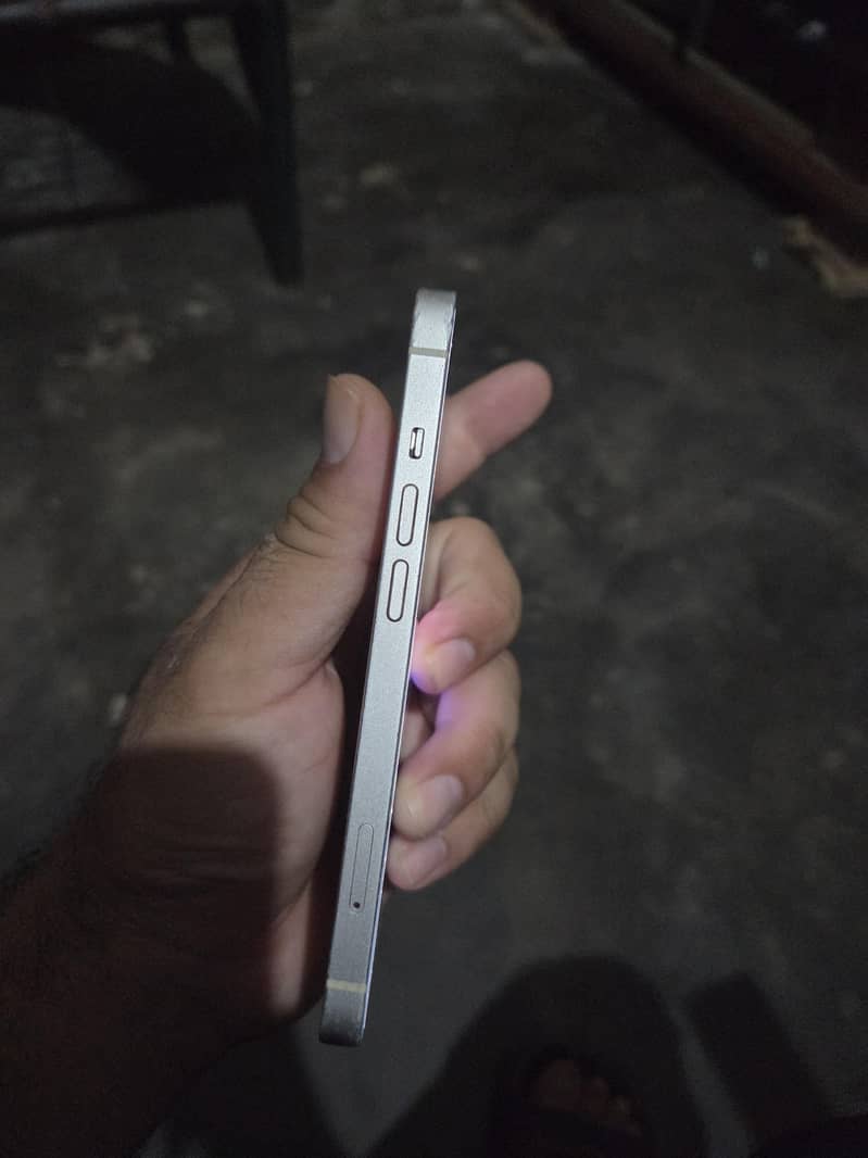 Apple iPhone 13 3
