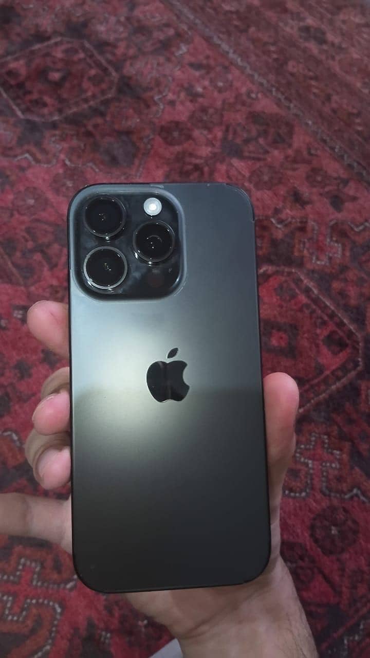 Apple iPhone 16 Pro 2