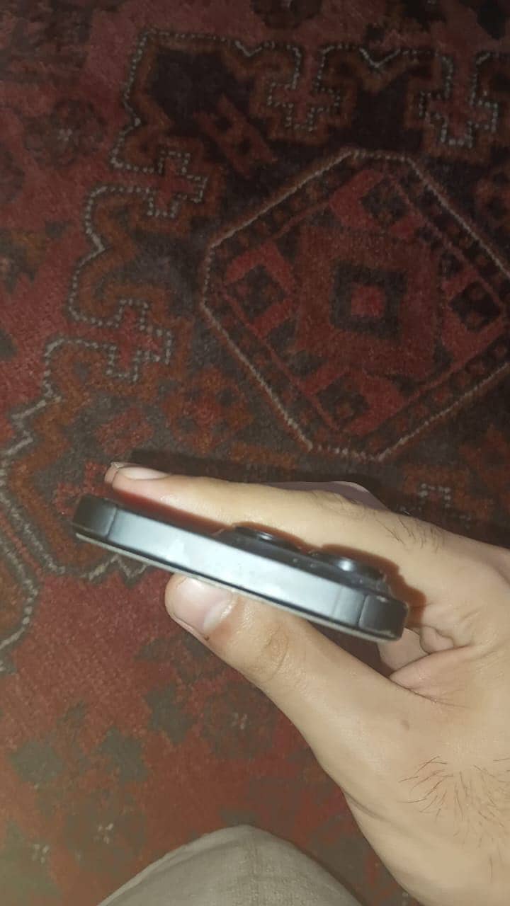 Apple iPhone 16 Pro 4