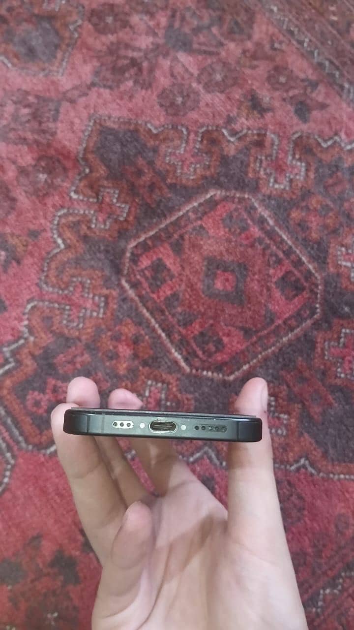 Apple iPhone 16 Pro 5