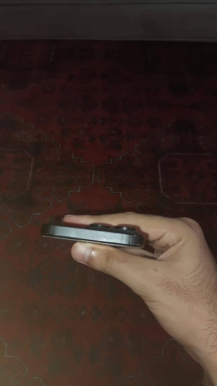 Apple iPhone 16 Pro 6