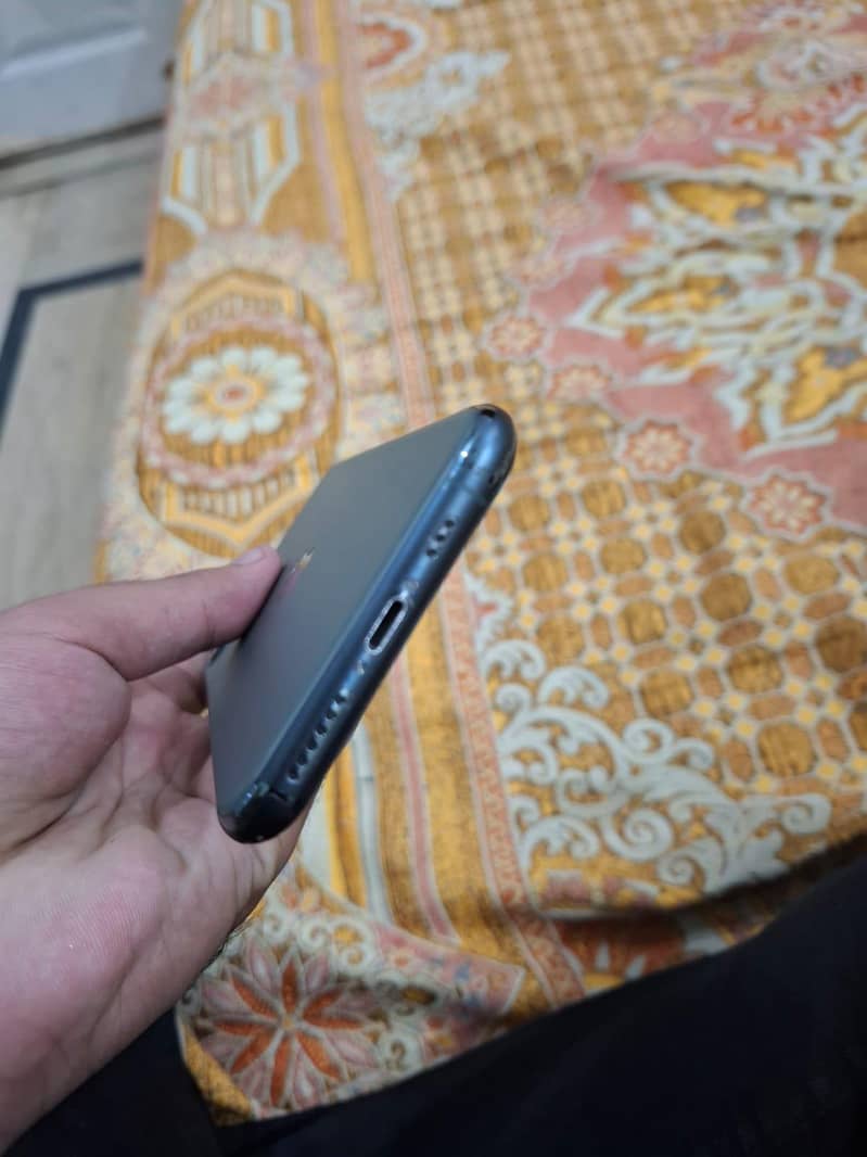 Apple iPhone 11 Pro 1