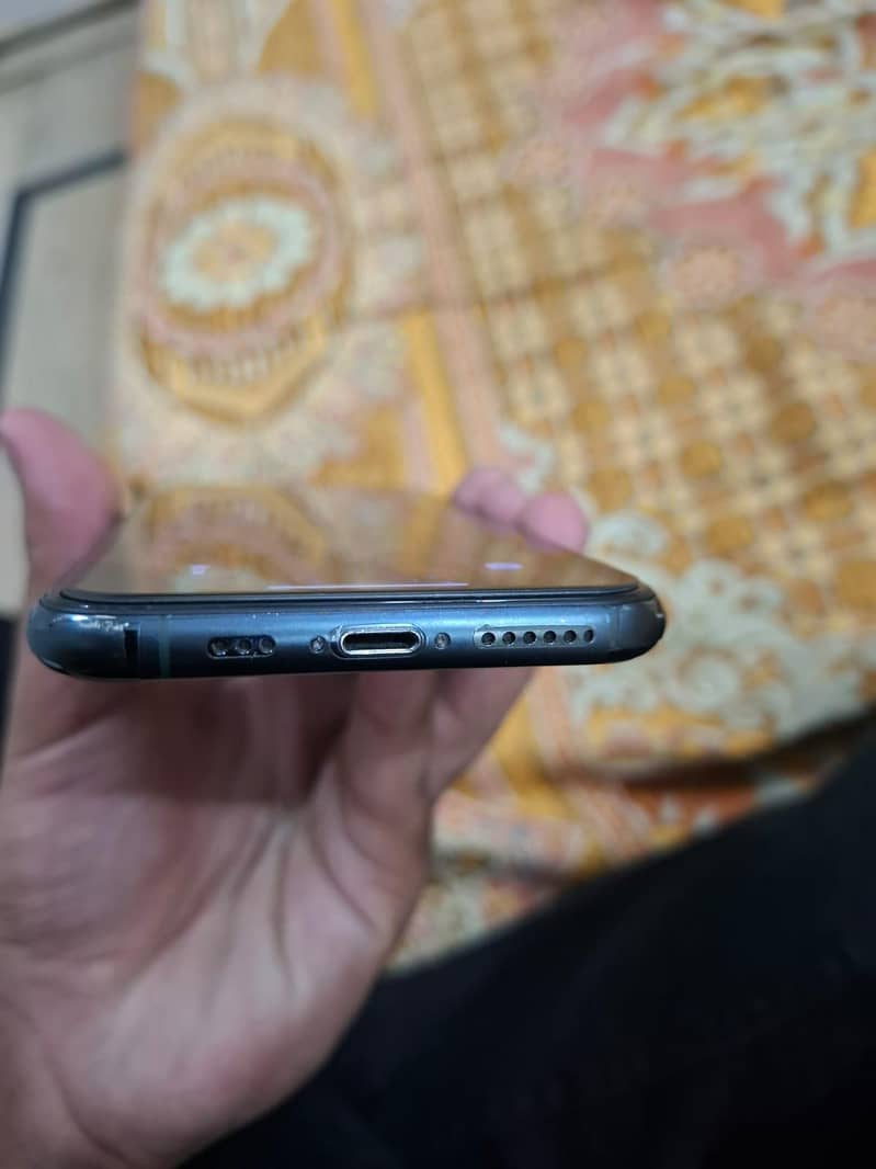 Apple iPhone 11 Pro 3