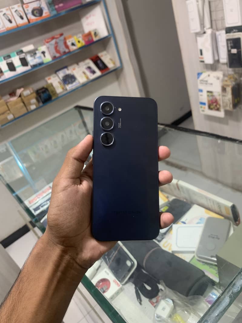 Tecno CAMON 40 Pro 14