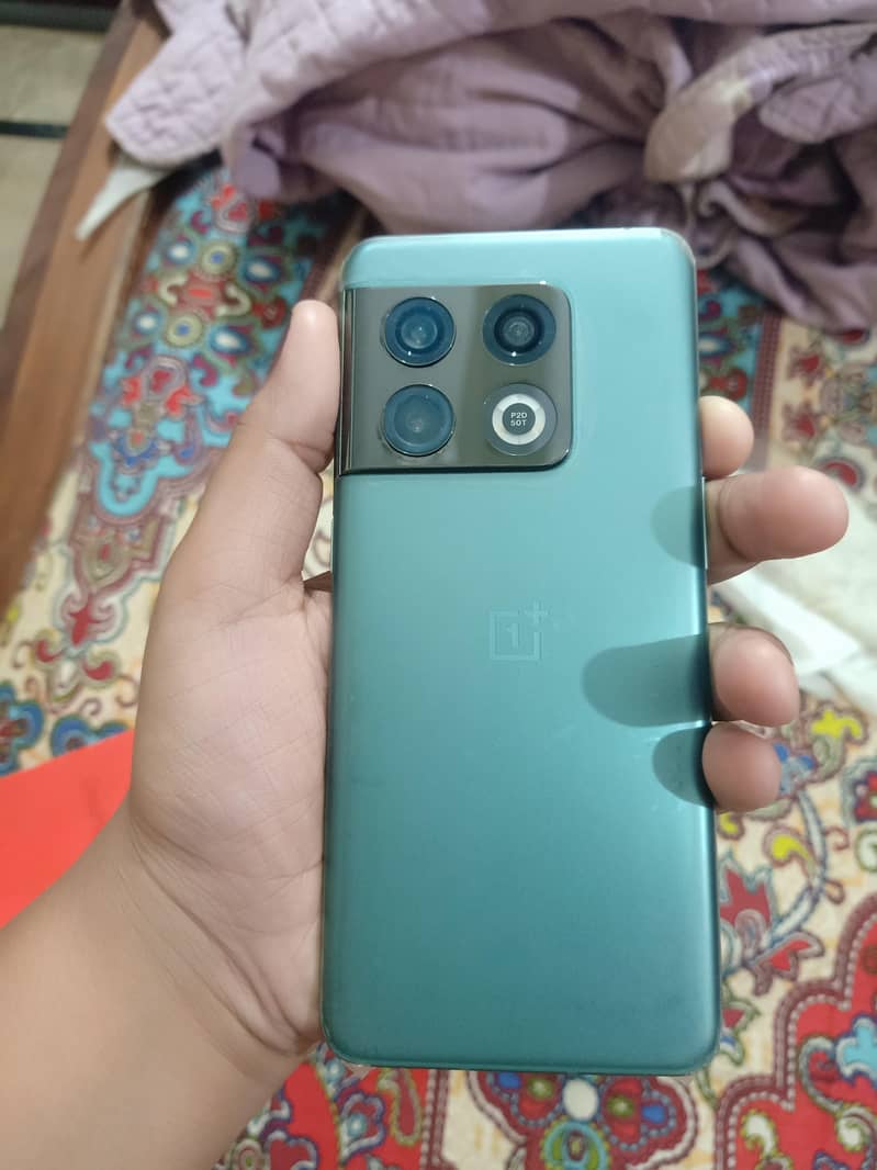 One Plus 10 Pro 4