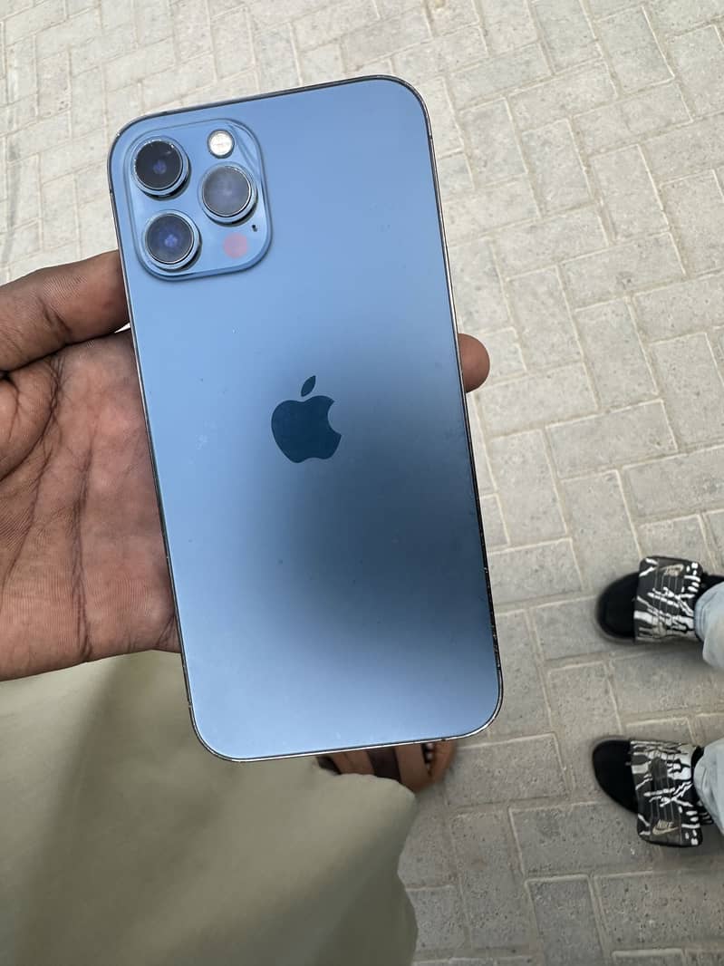 iPhone 12 Pro Max 4