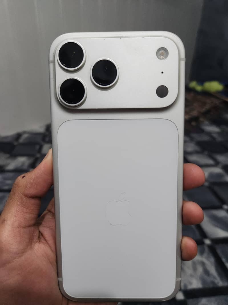 Apple iPhone 17 Pro Max 0