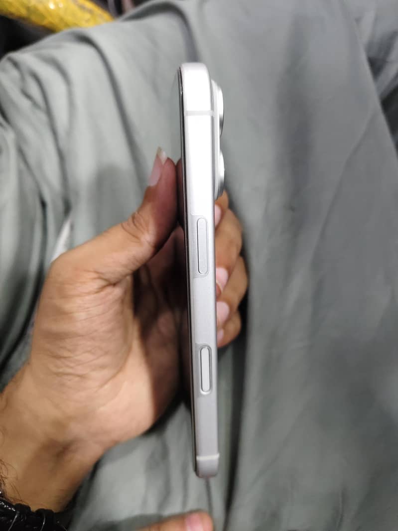 Apple iPhone 17 Pro 2