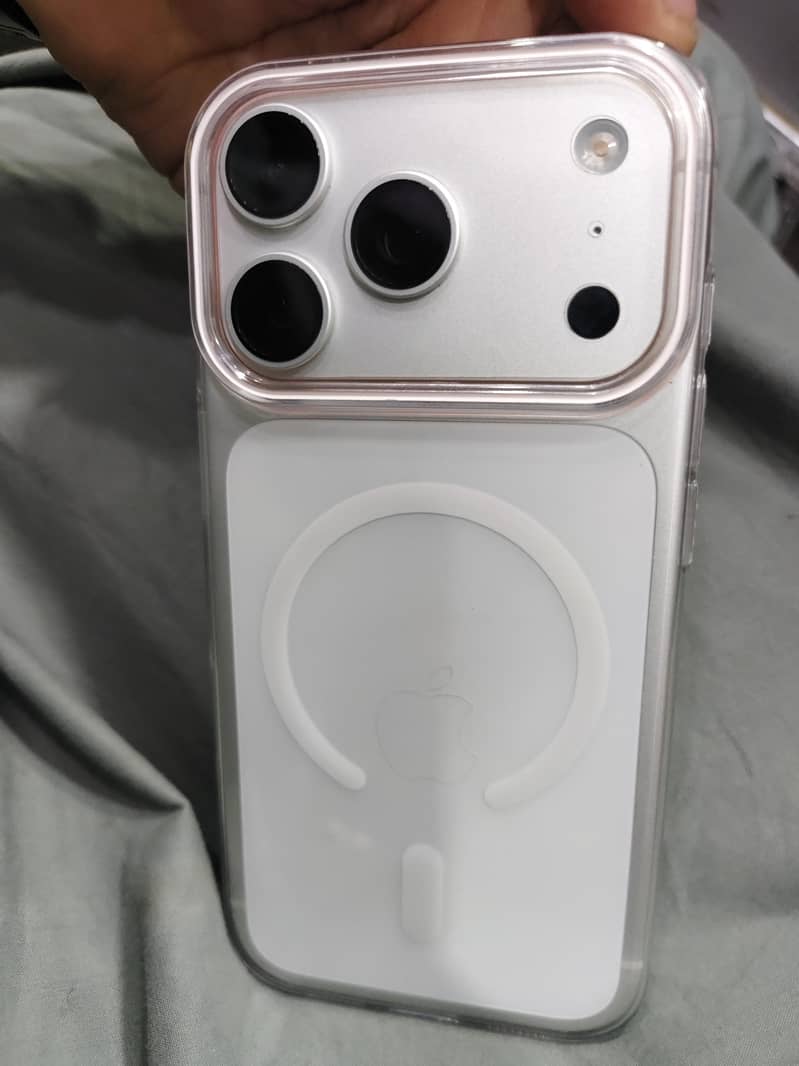 Apple iPhone 17 Pro 3