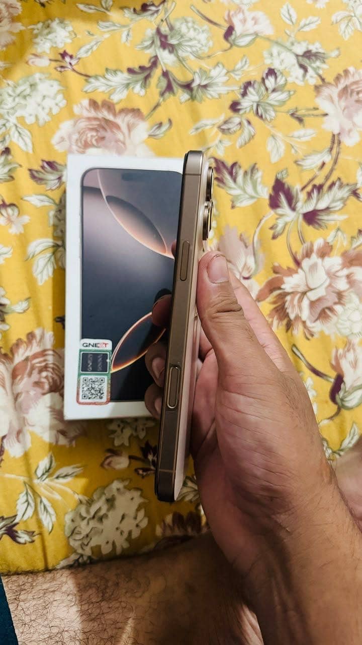 Apple iPhone 16 Pro Max 1