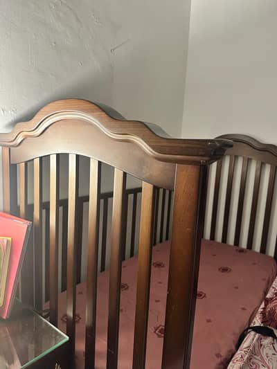Juniors baby crib
