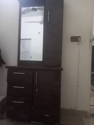 Dressing table