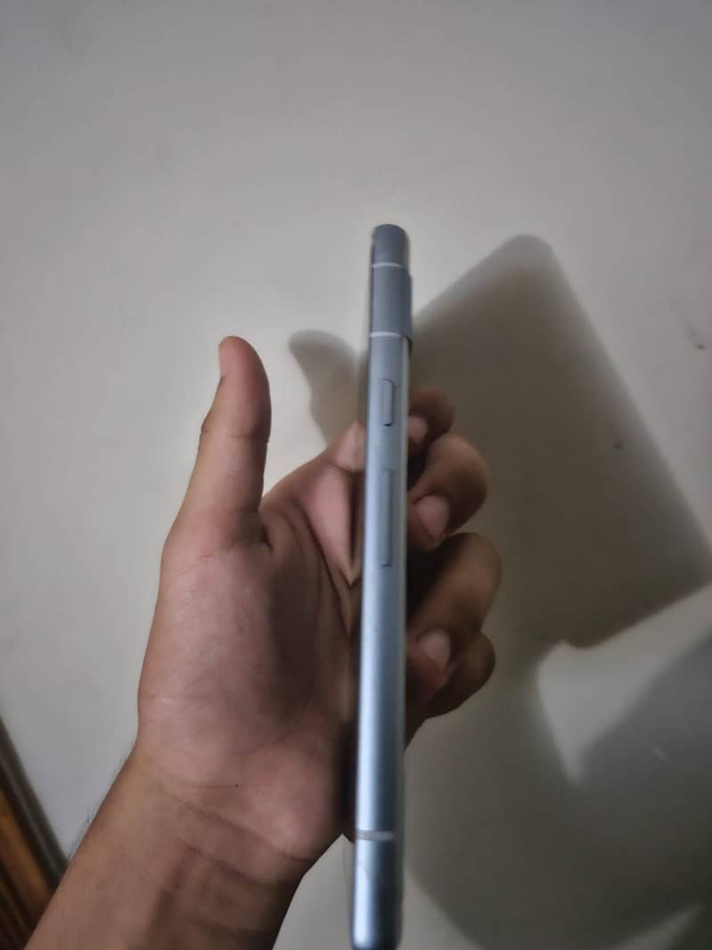 Google Pixel 7a 5