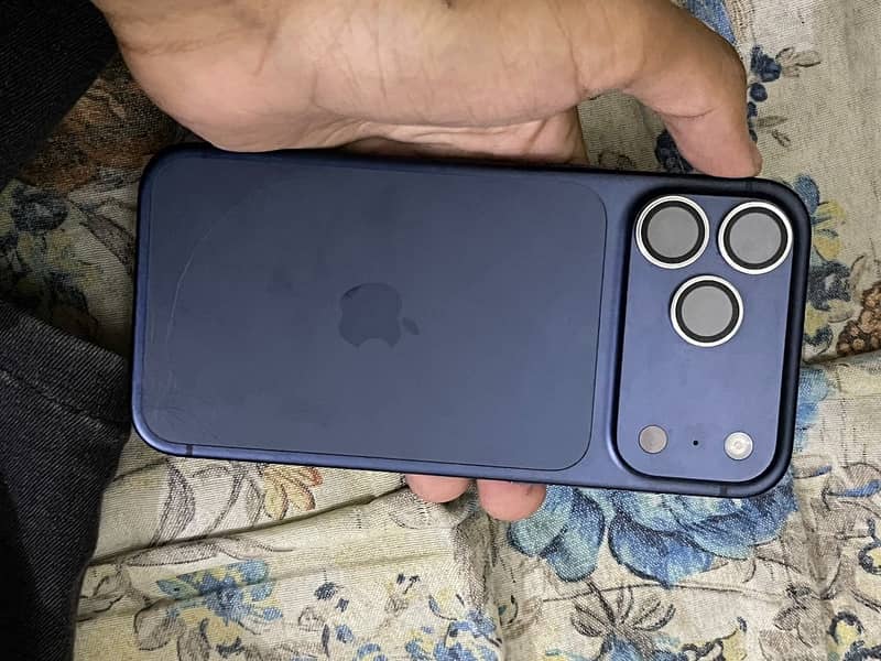 iPhone 17 Pro Max 0