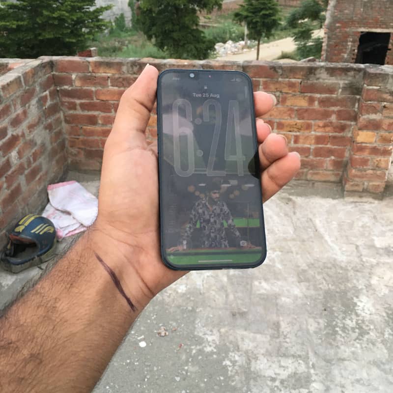 Iphone 13 4