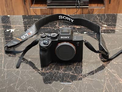 Sony A7R4 , A7R3  ( A7R iv , iii) Like New