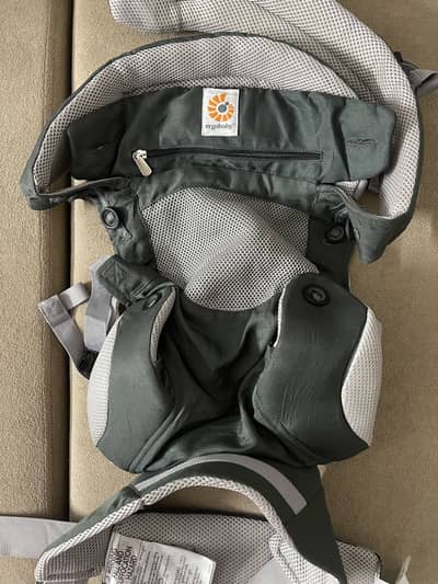 ERGO BABY 360 cool air baby carrier
