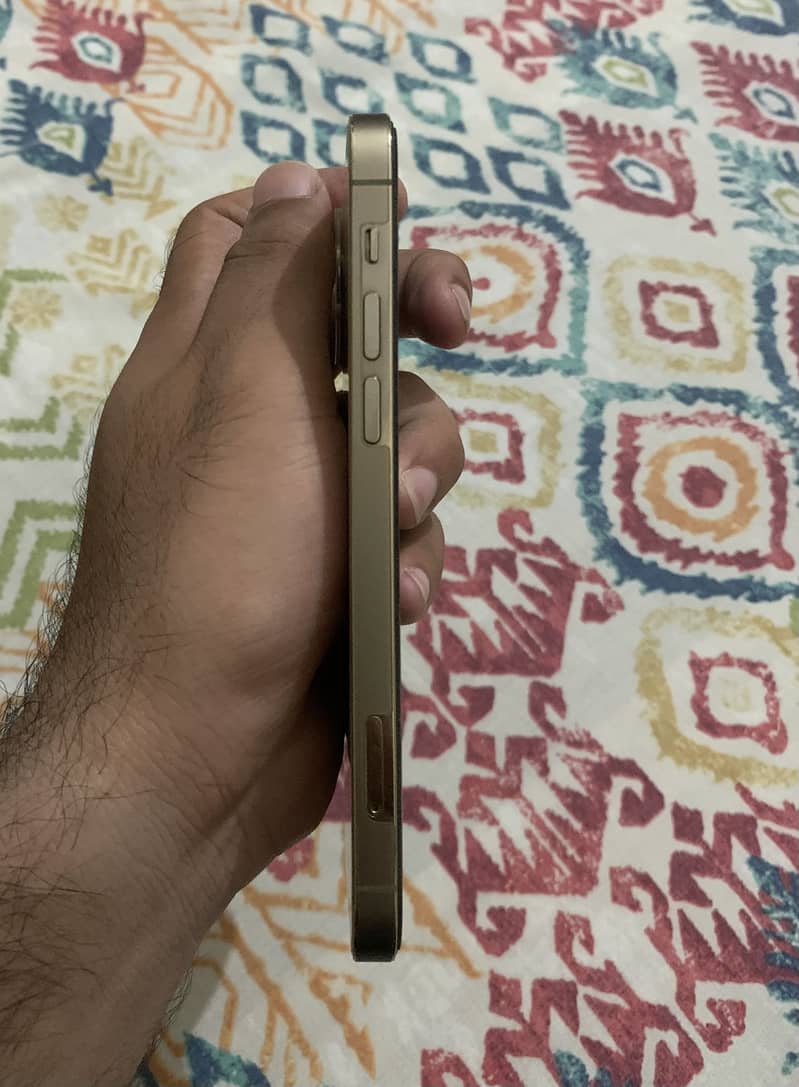 Apple iPhone 12 Pro 4