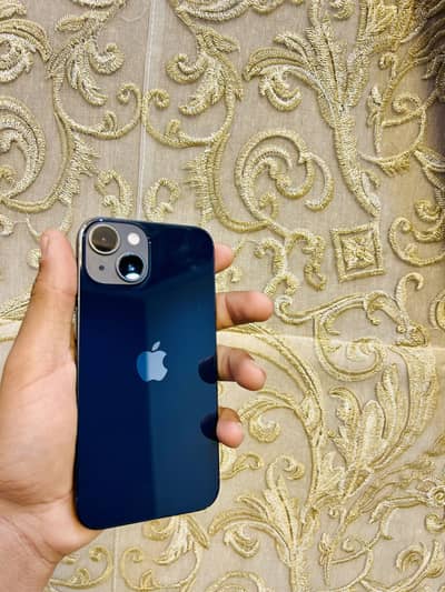 Apple iPhone 13