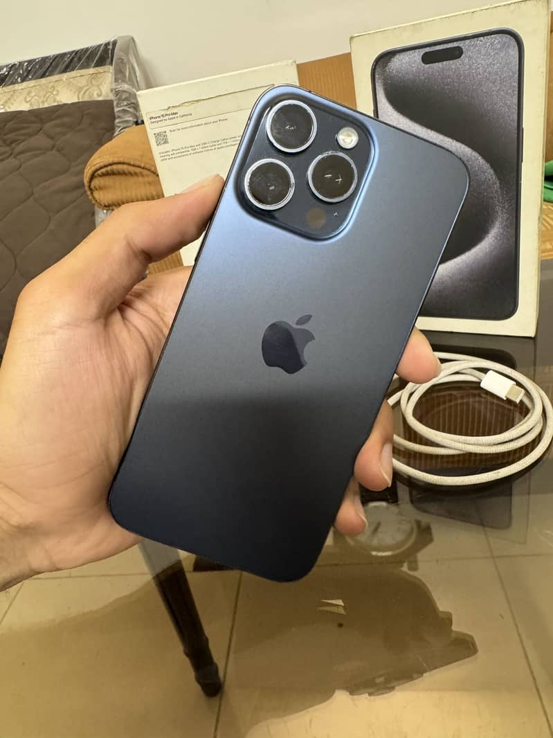Apple iPhone 15 Pro Max 1