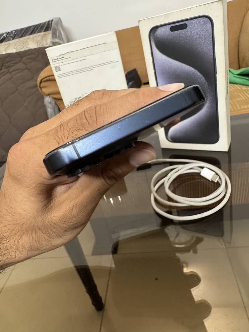 Apple iPhone 15 Pro Max 3
