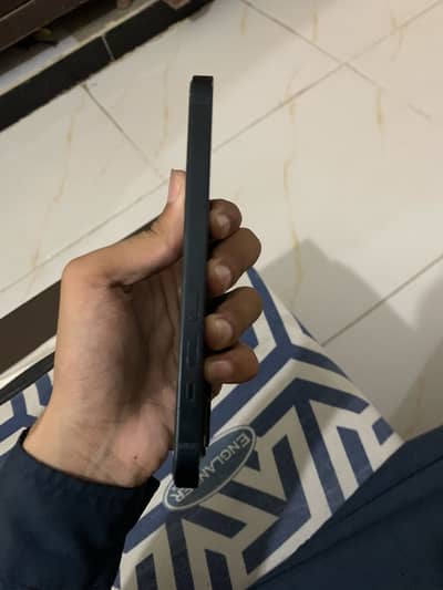 Apple iPhone 14