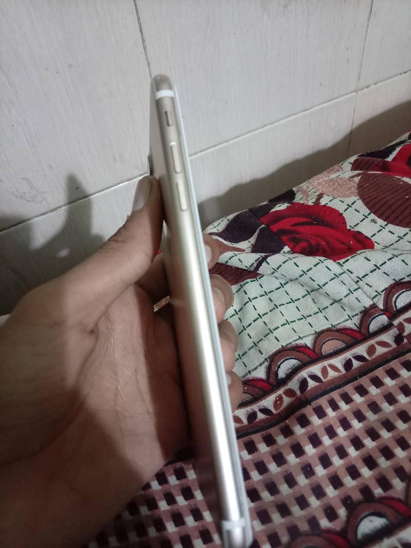 Apple iPhone 7 Plus 4