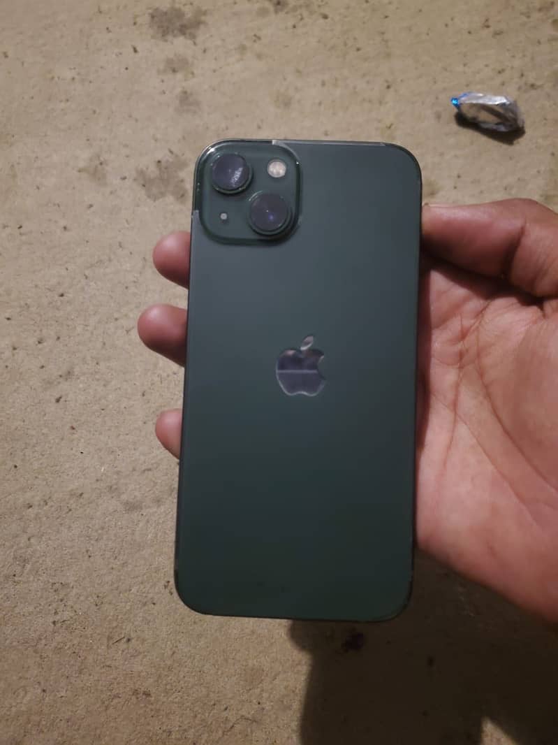 Apple iPhone 13 4