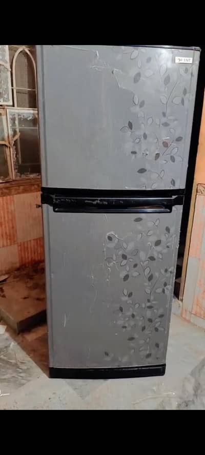 original gass compressor. . good condition large size fridge
