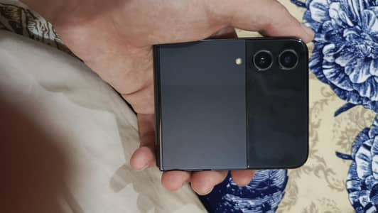Samsung Mobile Z Flip 4 with Galaxy watch 5