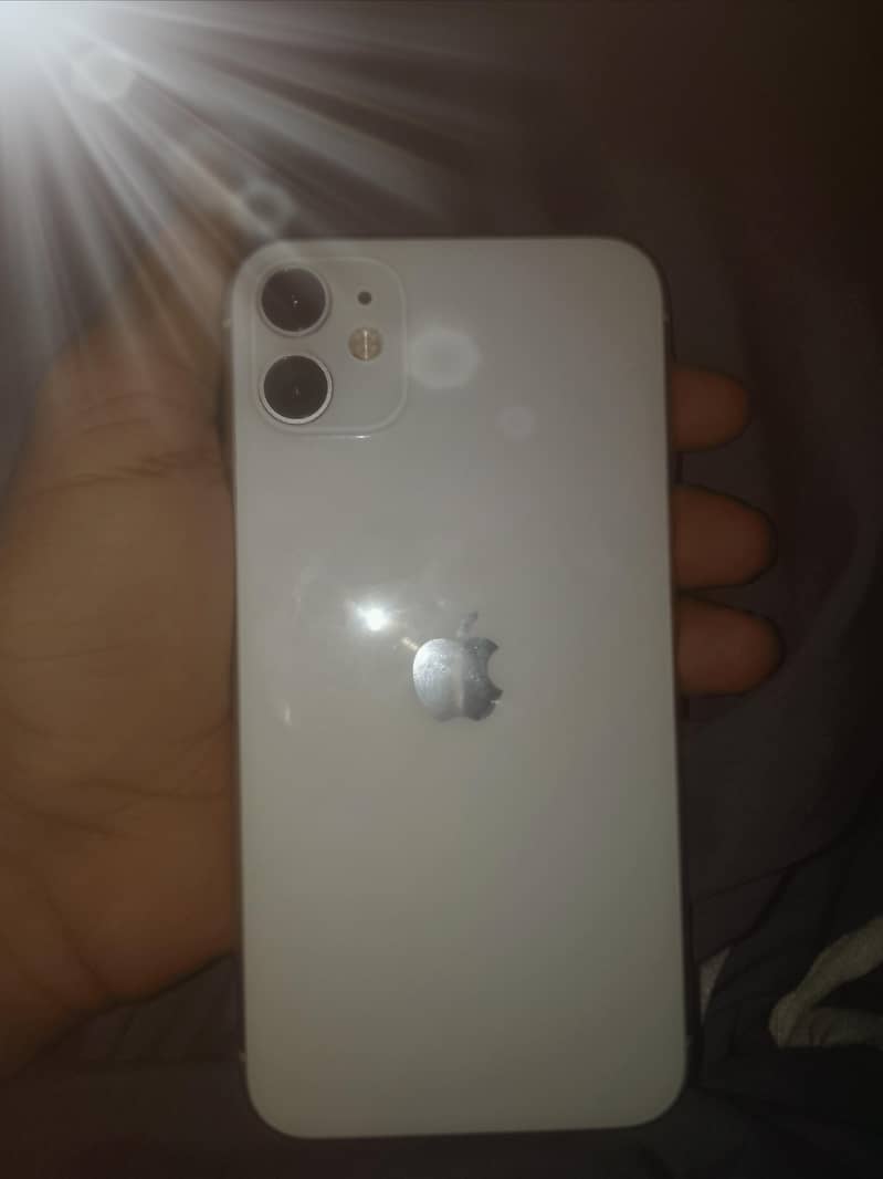 Apple iPhone 11 3