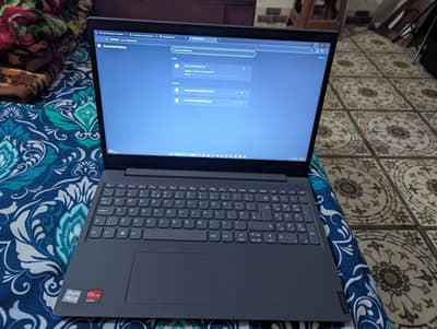 LENOVO  LAPTOP AMD ATHLON GOLD 3150U
