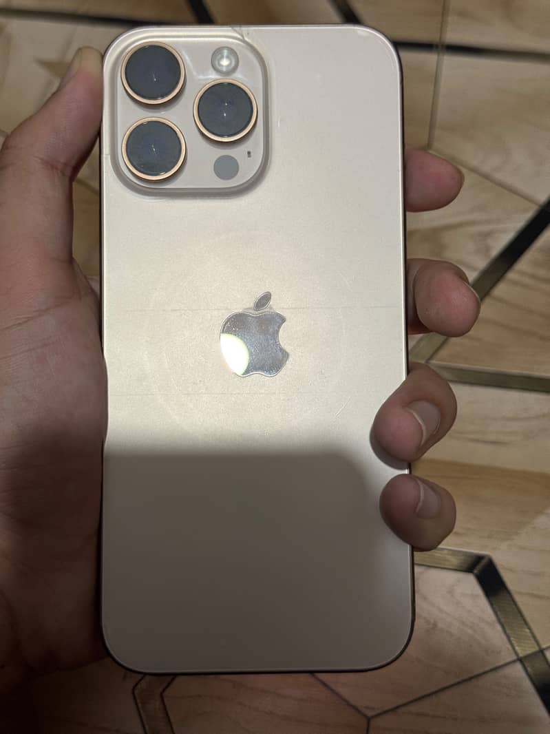 Apple iPhone 16 Pro Max 1