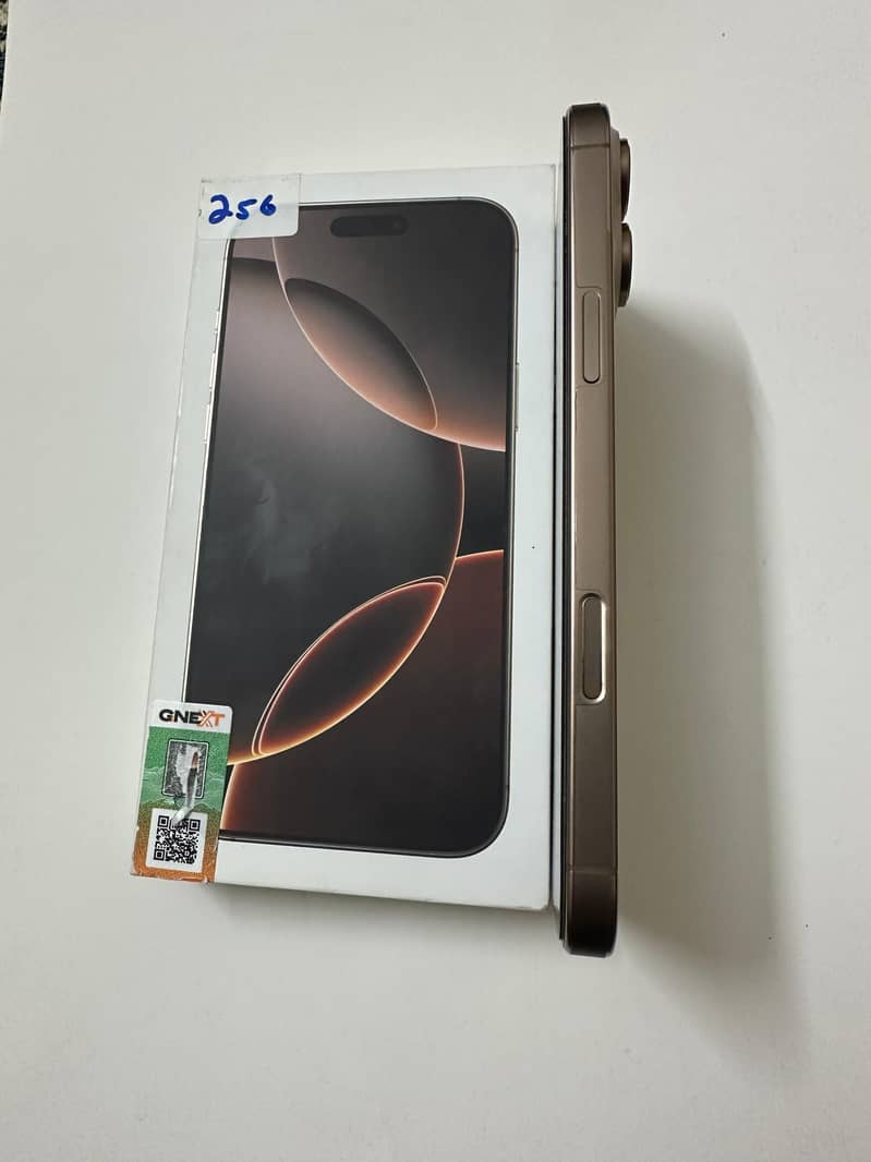 Apple iPhone 16 Pro Max 4