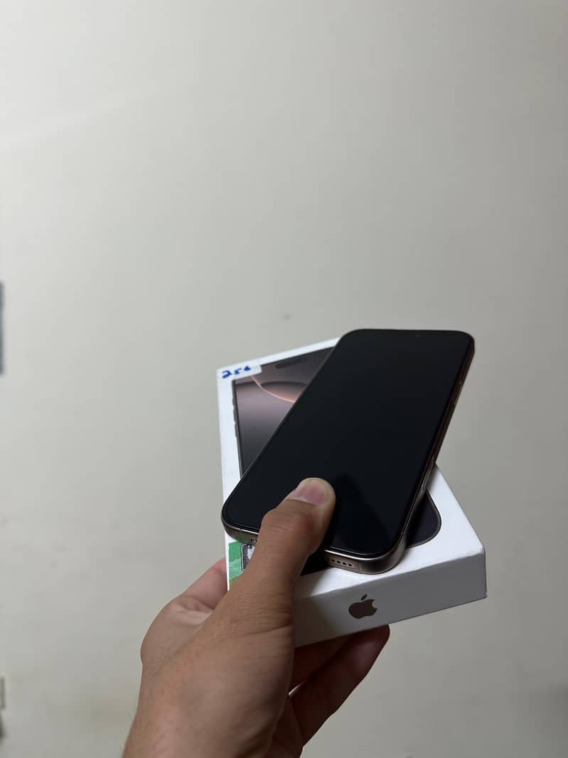Apple iPhone 16 Pro Max 5