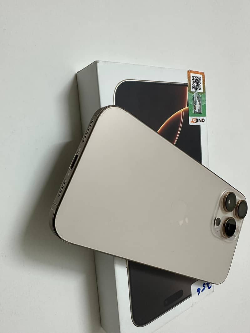 Apple iPhone 16 Pro Max 8