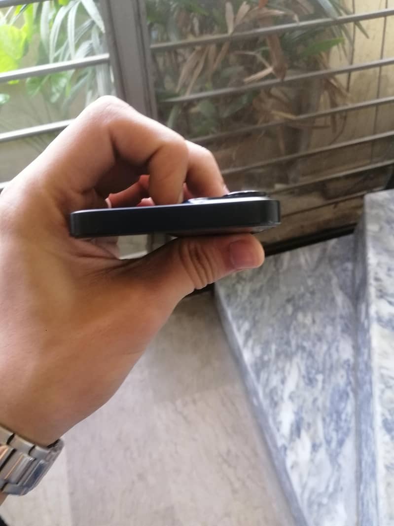 Apple iPhone 14 5