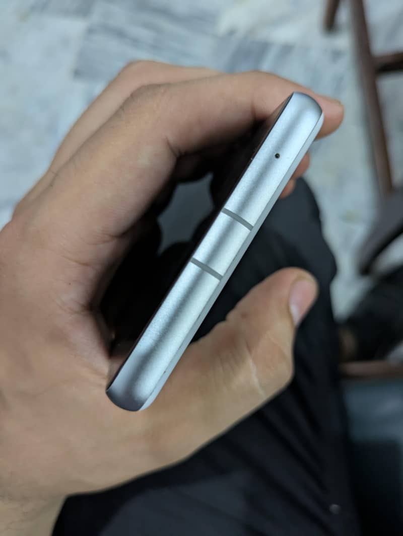 Google Pixel 7a 3