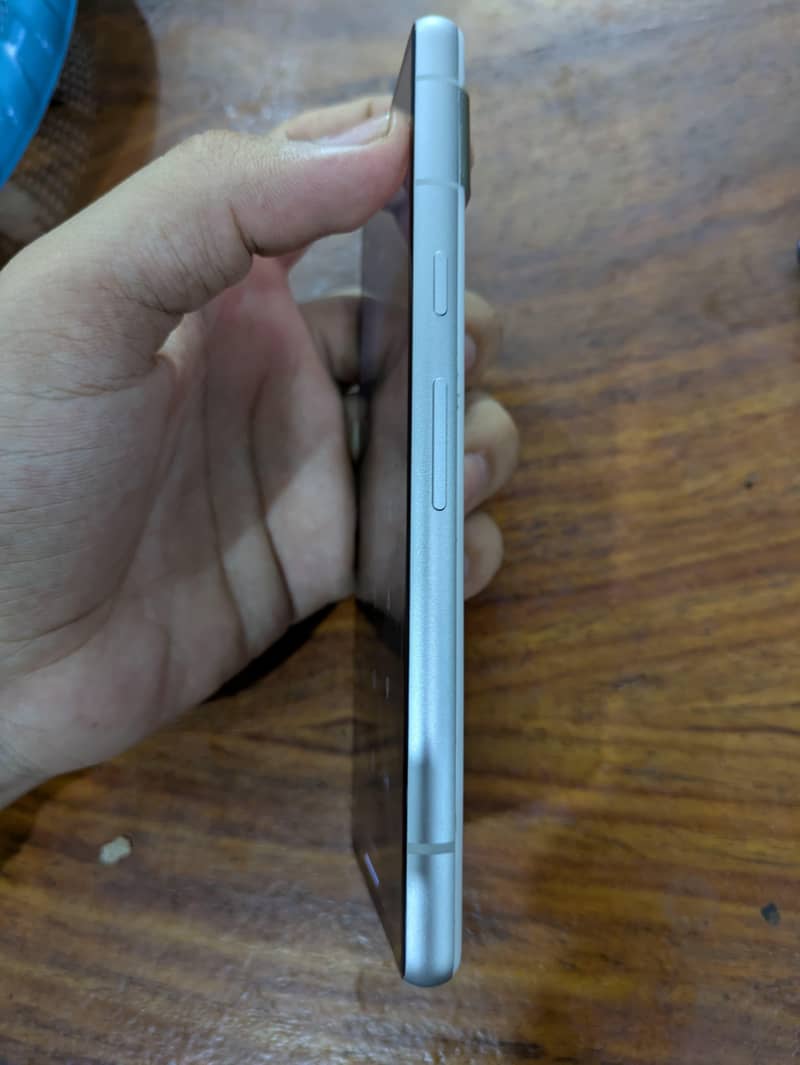 Google Pixel 7a 4