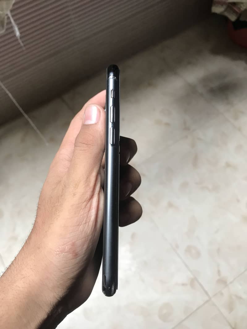 Apple iPhone 11 Pro 3