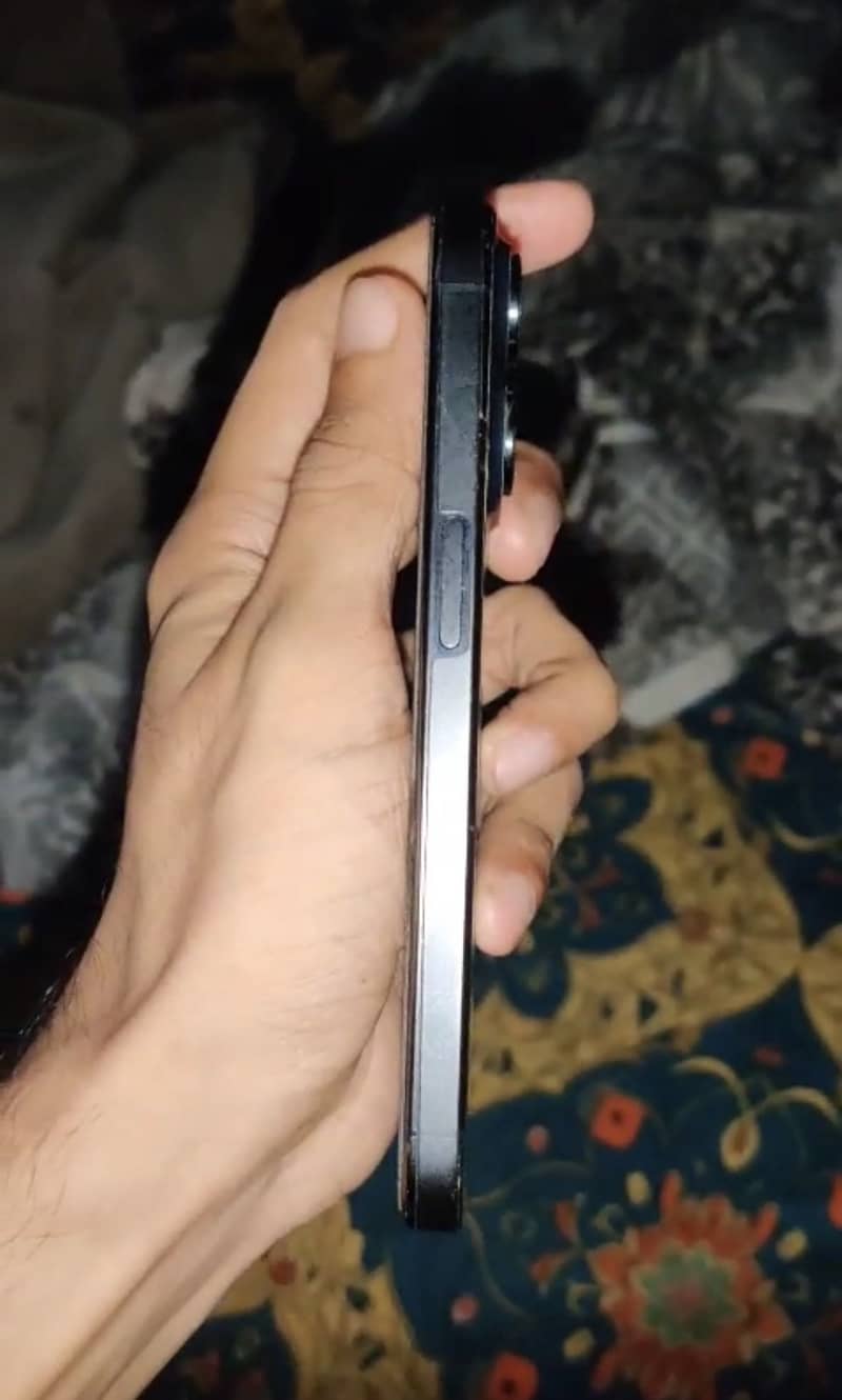 Apple iPhone 15 Pro 9