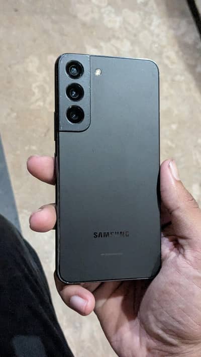 Samsung S22