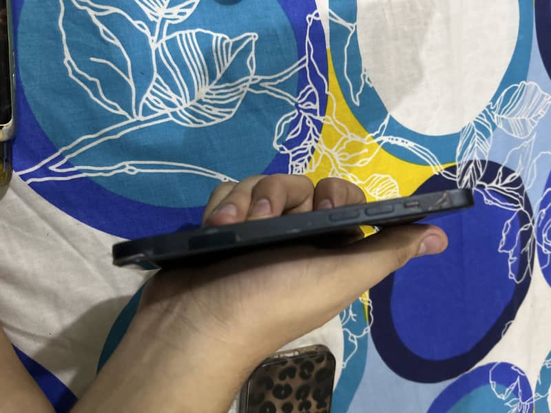 Apple iPhone 14 0