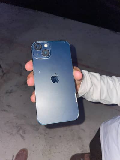 Apple iPhone 13