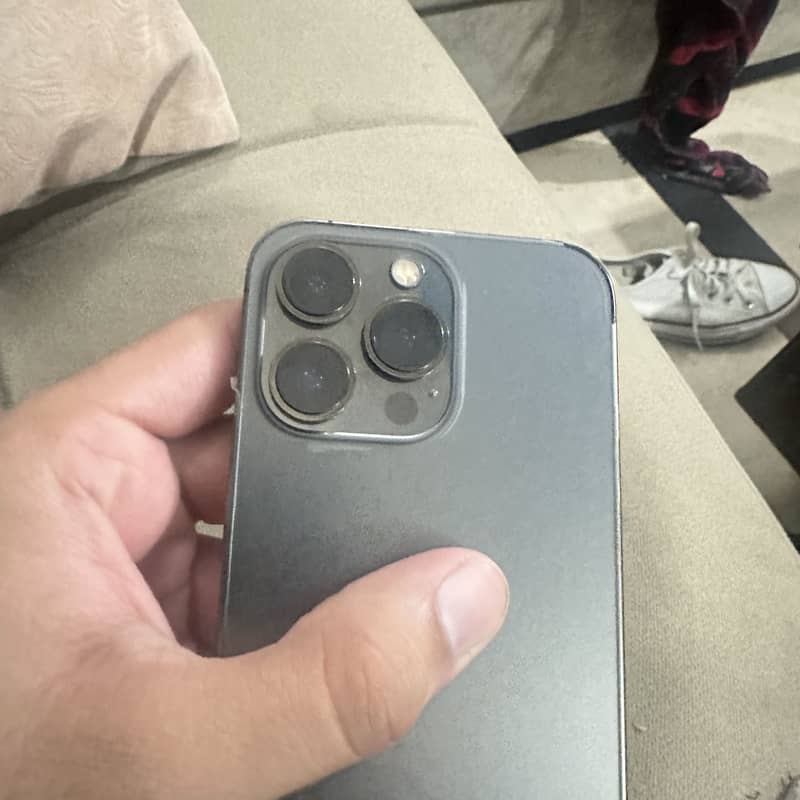 Apple iPhone 13 Pro 4