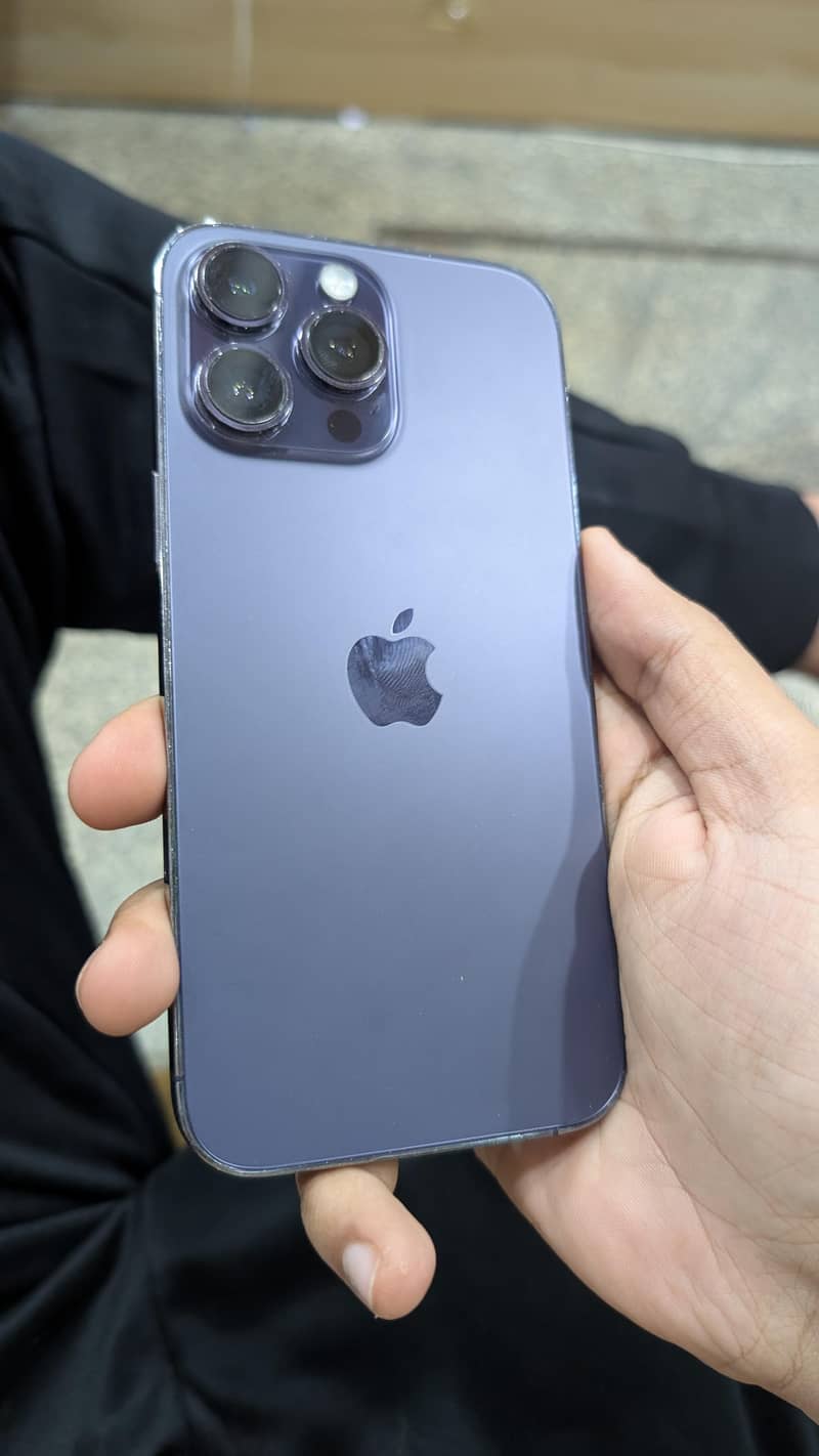 iPhone 14 Pro Max 0